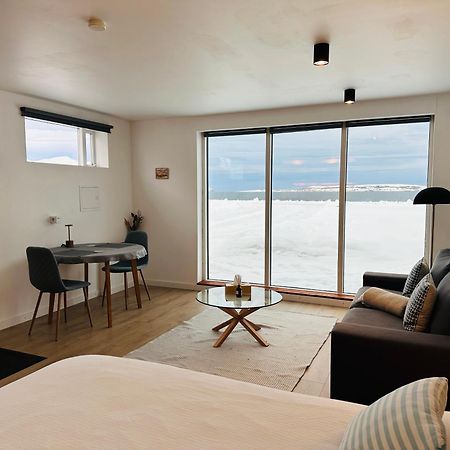 Отель Waterfront Fjord House Arskogssandur Экстерьер фото