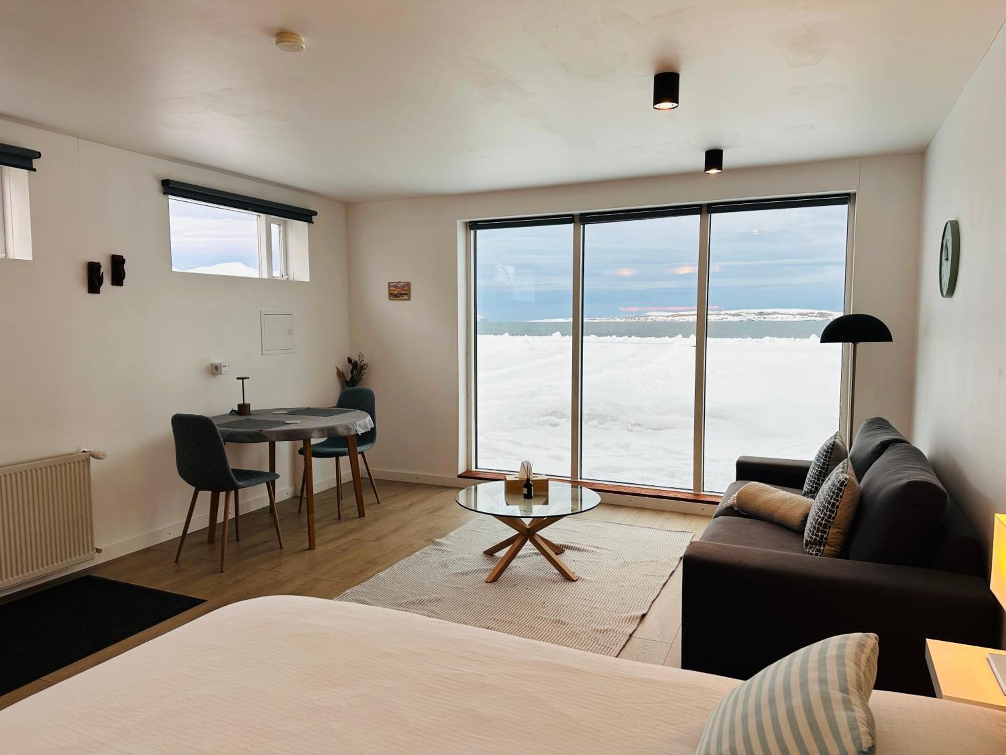 Отель Waterfront Fjord House Arskogssandur Экстерьер фото